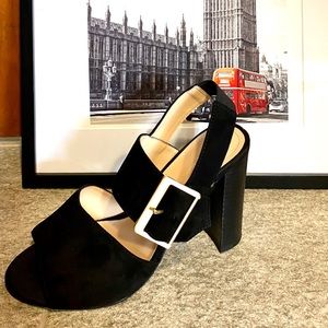 *SOLD ON FACEBOOK* Adrienne Vittadini |Black Heels